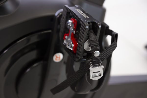 bh fitness exercycle smart bike detail pedaal